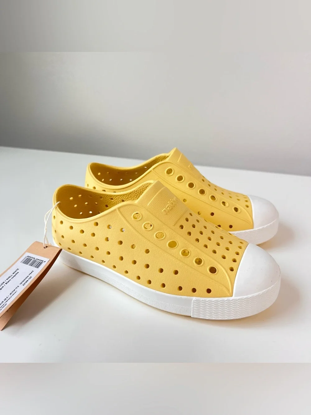 NWT Native Shoes Jefferson Kids C11 Bananas Yellow